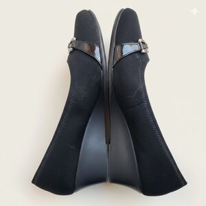 Women's Black Wedge Shoes with Rounded Toe. Size US 9